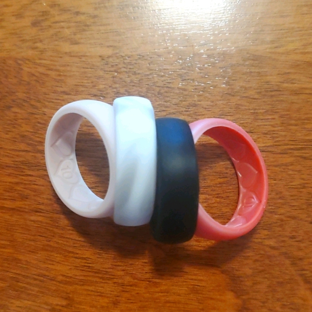 Silicone wedding bands